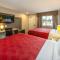 Econo Lodge Inn & Suites