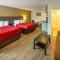 Econo Lodge Inn & Suites