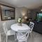 NEW condo! Just 15 min to Ft Myers and Sanibel beach! Great Location!!
