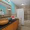 Beautiful 2Br 2Ba Puamana, Ocean and Mountain View, Pool