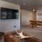 2 Br Upstairs Condo With Ac in Victor, Id