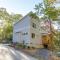 Luxe Mountain Home Near Ridgecrest and Asheville!