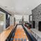 Spacious Modern Home with Separate In Law Suite, Walk to the Beach and Restaurants - يارموث