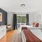 Spacious Modern Home with Separate In Law Suite, Walk to the Beach and Restaurants - يارموث