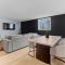 Spacious Modern Home with Separate In Law Suite, Walk to the Beach and Restaurants - يارموث