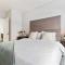 Luxury 3BR Duplex w Private Patio in Upper East