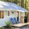 Surfs Inn Guesthouse & Cottages