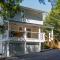 Surfs Inn Guesthouse & Cottages