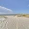 Beachfront Biloxi Condo Balcony and Community Perks - بيلوكسي