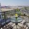 B8 Studio close to Formula 1 with Ferrari world view - Abú Zabí