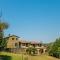 Villa with indoor and outdoor pool near Todi