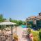 Villa with indoor and outdoor pool near Todi