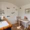 Dragonfly Shepherds Hut