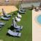 Superior family apartment w/pool dining area