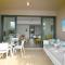 Lovely Azuri Appartment on groundlevel , private garden