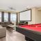 Plenty of Space, Games Room, and Your Own Private Pool - Davenport