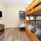 Plenty of Space, Games Room, and Your Own Private Pool - Davenport