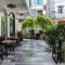Life Boutique Hotel