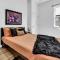 Chic Vibrant Dtwn Apartment