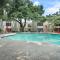Spacious 2 Apt Combo Sleeps 12 Pool and Pets - Austin