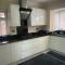 Lovely Detached house in lovely location - West Drayton