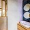 SPRING KEYWEEK - Contemporary villa with pool in the hea