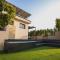 3 Bed Upper Unit w/Rooftop Oasis by Homrise