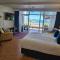 Commodores Lodge - Russell