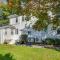 Lovely Westerley Home with Yard and Grill! - Westerly