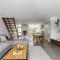 1 James Cook Apartments - Opposite Clarkes Beach