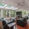 Camellia House - Elevator Access, Swimming, and Spa Pools