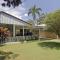Mi Casa - stylish beach house near town & surf