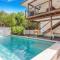 Skye Lodge - 7 Bedroom charming Balinese retreat with designer pool