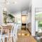 The Chalet - designer 3 BR retreat with pool - Byron Bay