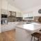Koolbury Cottage. Farmstay Valley Retreat
