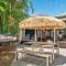 Gidgets House - renovated beach house with hot tub