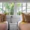 Gidgets House - renovated beach house with hot tub