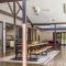 Lennox Coastal Retreat - resort-style home w. pool