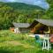 Monkey Mud House and Camps, Bir