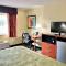 Quality Inn & Suites Wisconsin Dells Downtown - Waterparks Area - Wisconsin Dells