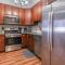 Gorgeous Duplex with parking by JSQ - Джерси-Сити
