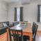 Gorgeous Duplex with parking by JSQ - Джерси-Сити