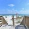 SOUTH BAY BY THE GULF- Private beach access, Community pool, Foosball - ديستين