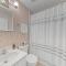 SOUTH BAY BY THE GULF- Private beach access, Community pool, Foosball - ديستين
