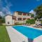 Villa Vernier with Private Pool and Jacuzzi - Kringa