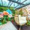Hua Su Travel B&B