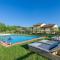 Villa Hilary,a Convenient Luxury 4 bedrooms Villa with Sharing Pool on the Hills by Lucca - Lucca