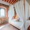 Villa Alice, panoramic stone farmhouse to sleep 10