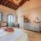 Villa Alice, panoramic stone farmhouse to sleep 10