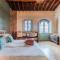 Villa Alice, panoramic stone farmhouse to sleep 10